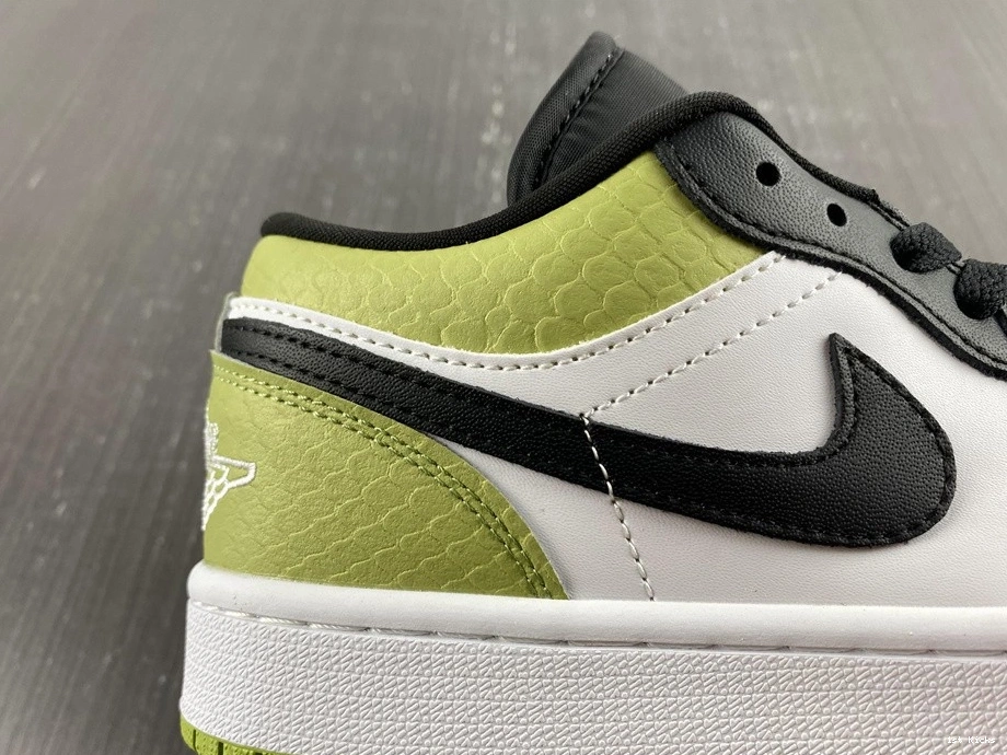 Green Snakeskin DX4446-301 Vivid Jordan (W) 1 Low - 1012
